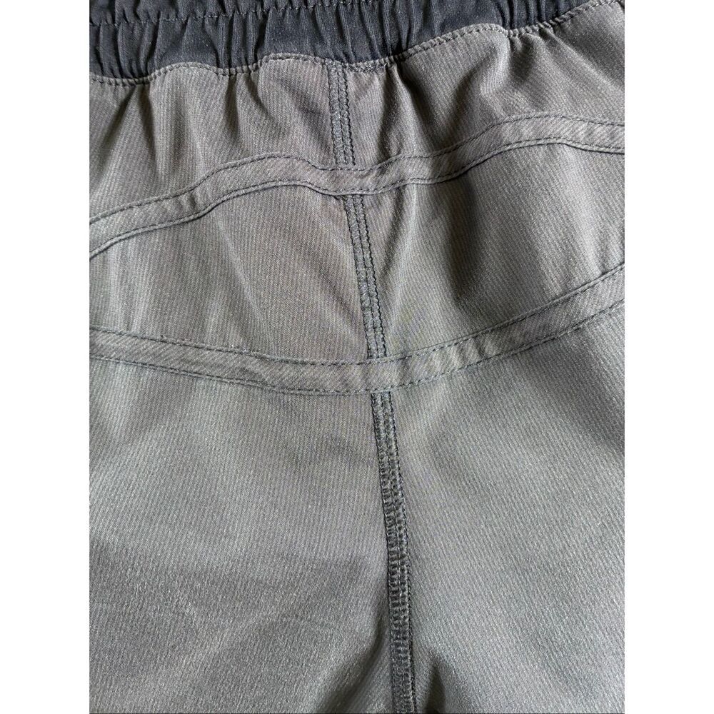 Lululemon Track That High Rise Shorts in Black Size 6 - Picture 3 of 9